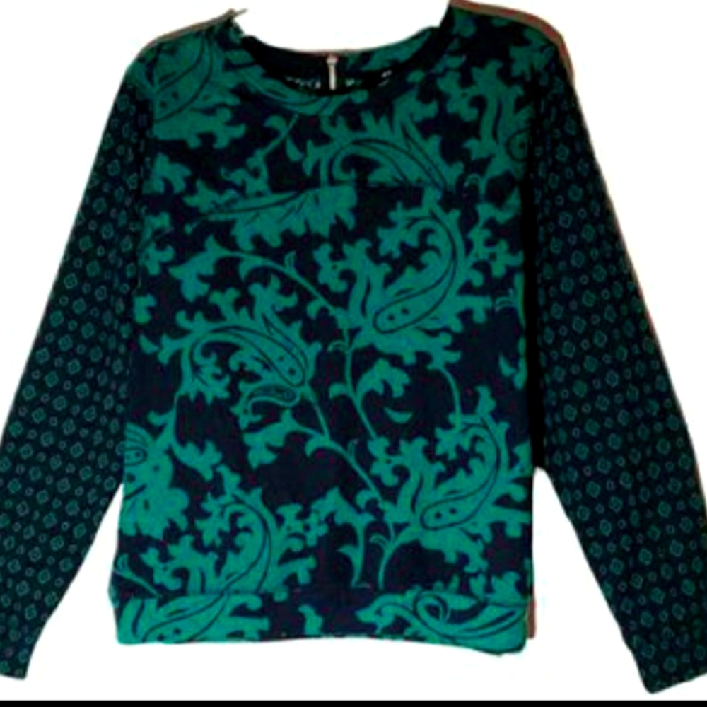 H&M women's medium pullover geometric black/green print top. 129